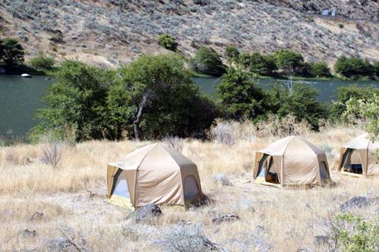 Deschutes Hosted Trip Camping.