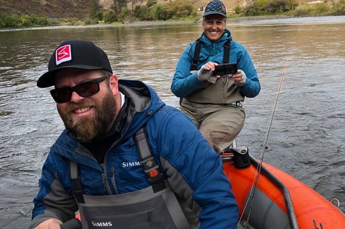 Silver Bow guide Bjorn Ostby guiding the Grande Ronde for steelhead.