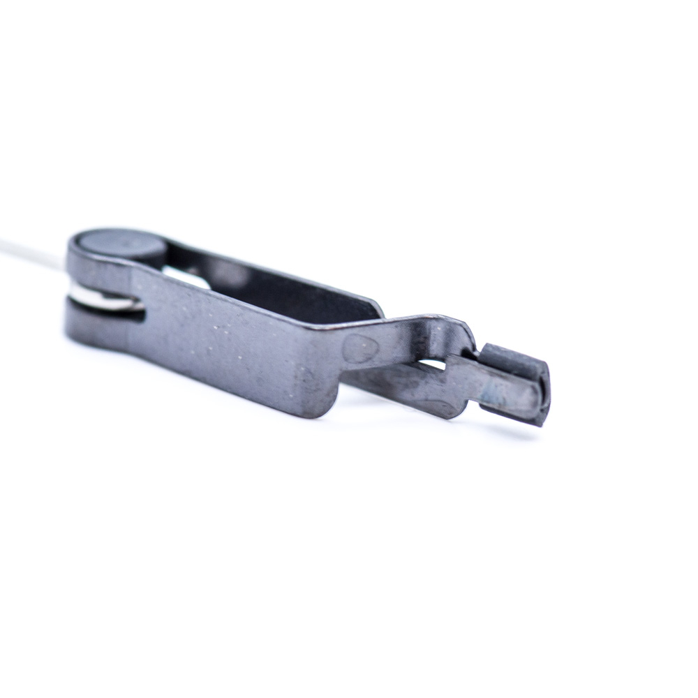 Rubber pad on the tip for firm gripping
