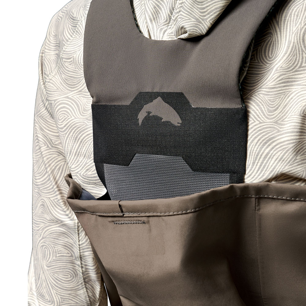 Self-gathering back yoke construction for improved mobility